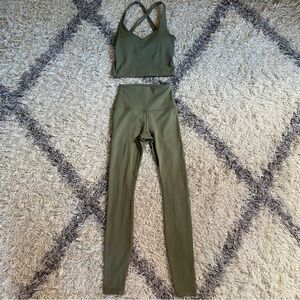 Gilly Hicks Go Recharge Sports Bra and Leggings Matching set in Green Size XS